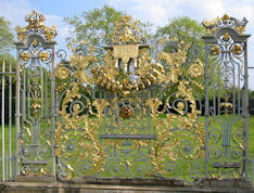 Hampton Court Palace - screen representing England